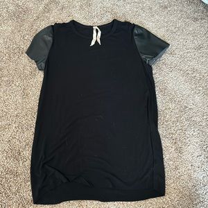 Bailey 44 large black casual top with leather sleeves